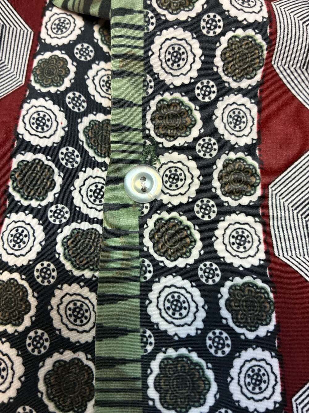 Panache New York Vintage Geometric Print Short Sleeve Button-Down Shirt - Picture 4 of 11